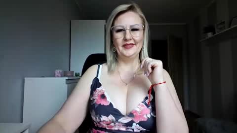 Snapshot of emillykiss chatting on 03.30.26 EmillyLove online show from 03.30.26