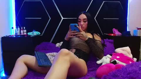 emillystonex online show from 12.13.24