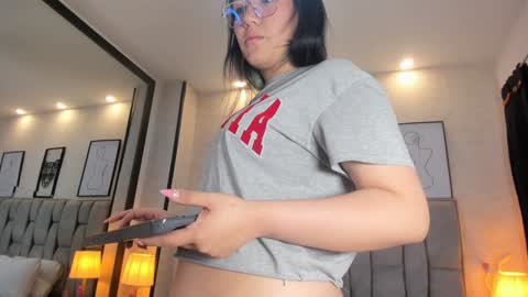 Snapshot of emily_5weet chatting on 12.13.24 Emily online show from 12.13.24