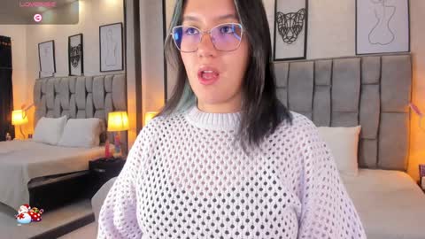 Snapshot of emily_5weet chatting on 12.15.24 Emily online show from 12.15.24