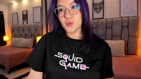 Snapshot of emily_5weet chatting on 12.28.24 Emily online show from 12.28.24