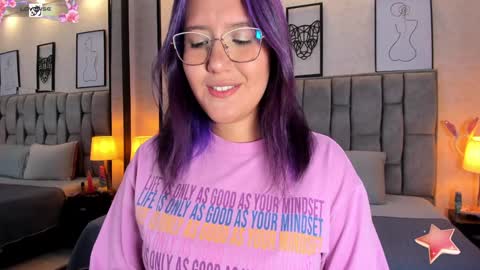 Snapshot of emily_5weet chatting on 01.14.25 Emily online show from 01.14.25