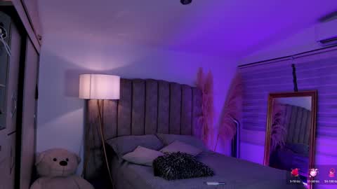  emily valentina     online show from 02.17.26