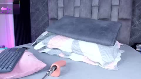 Emily online show from 11.03.25