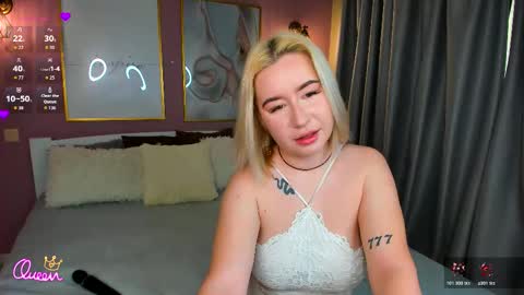 Snapshot of emily__bliss chatting on 02.18.26 Emily Bliss online show from 02.18.26