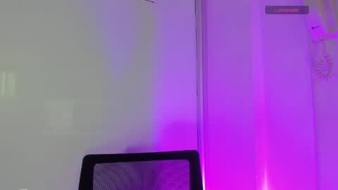Snapshot of emily__harper_ chatting on 05.18.26 Emily online show from 05.18.26