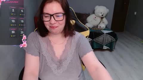 Emily 3 online show from 11.09.25