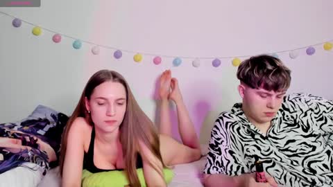 Snapshot of emily_and_ilumi chatting on 01.04.25 emily_and_ilumi online show from 01.04.25