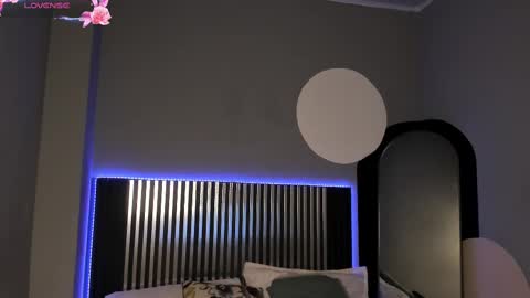              online show from 10.09.25