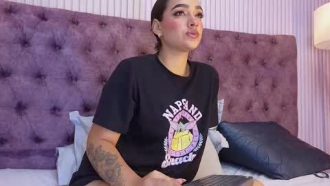 Snapshot of emily_foxyy chatting on 09.14.25 Emily online show from 09.14.25