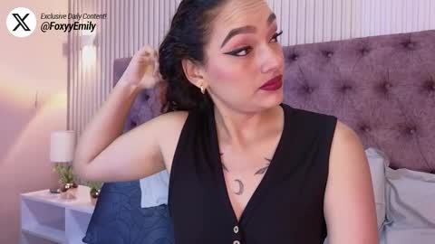 Snapshot of emily_foxyy chatting on 10.20.25 Emily online show from 10.20.25