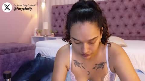 Snapshot of emily_foxyy chatting on 11.29.25 Emily online show from 11.29.25