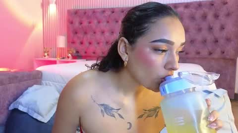 Snapshot of emily_foxyy chatting on 12.21.25 Emily online show from 12.21.25