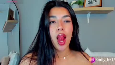 Snapshot of emily_haze chatting on 02.19.25 Emily online show from 02.19.25