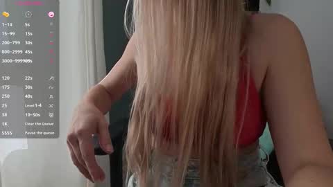 Snapshot of emily_jayreal chatting on 11.17.25 Emily online show from 11.17.25