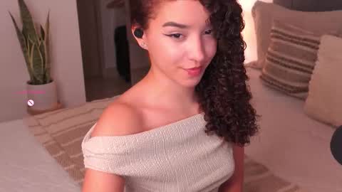 Snapshot of emily_johnson1 chatting on 10.16.25 Juliana online show from 10.16.25