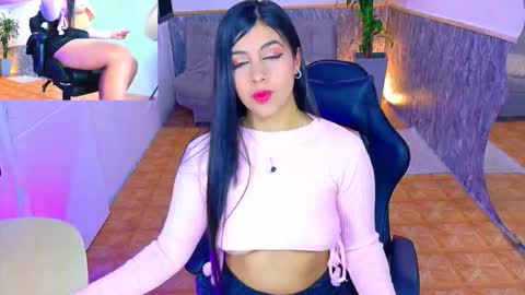 Snapshot of emily_jones3 chatting on 09.24.25 Emily online show from 09.24.25