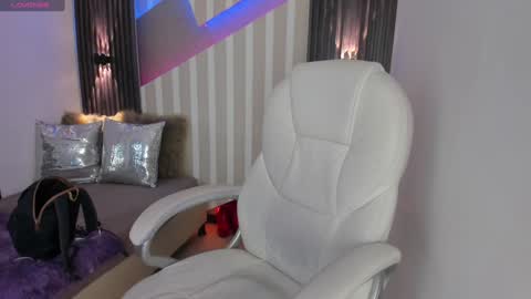 Emily online show from 02.04.25