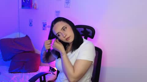 Emily Lindey online show from 04.14.26