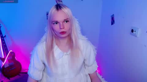 Snapshot of emily_nyaffe chatting on 11.24.25 Lia online show from 11.24.25