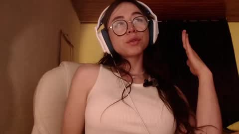 emily_pearl_ online show from 12.12.24