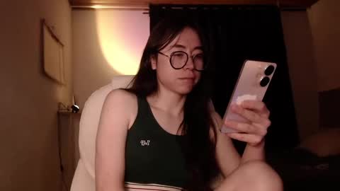 emily_pearl_ online show from 12.20.24