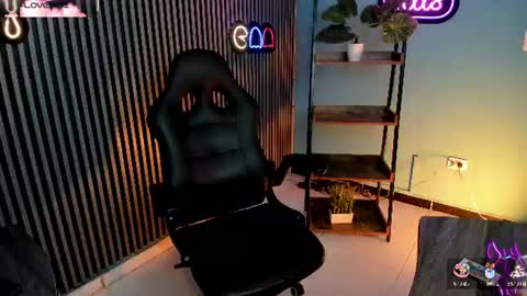 Snapshot of emily_roberts1 chatting on 06.30.26 Emily online show from 06.30.26