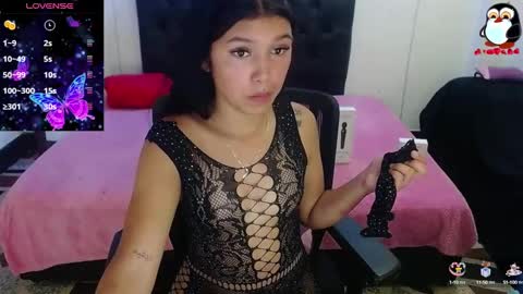 Snapshot of emily_rosse04 chatting on 01.03.25 online show from 01.03.25