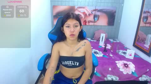 Snapshot of emily_rosse04 chatting on 03.06.25 online show from 03.06.25