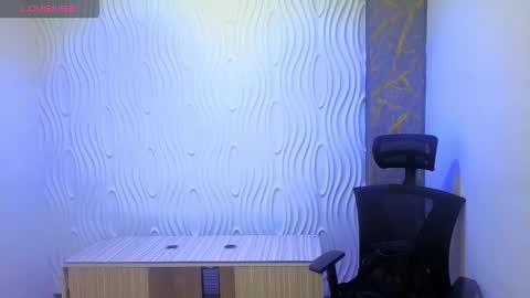 Snapshot of emily_rosse04 chatting on 09.09.25 online show from 09.09.25