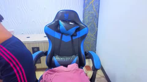 Snapshot of emily_rosse04 chatting on 09.29.25 online show from 09.29.25