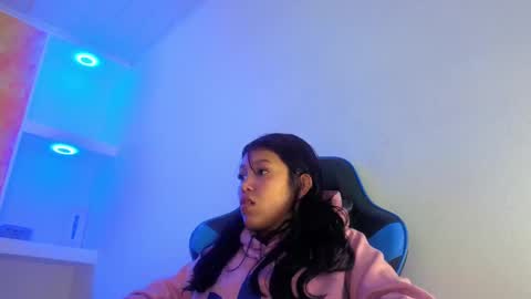 Snapshot of emily_rosse04 chatting on 09.30.25 online show from 09.30.25