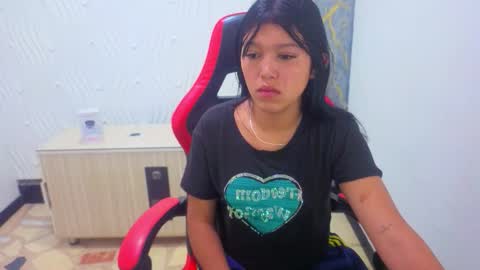 Snapshot of emily_rosse04 chatting on 10.14.25 online show from 10.14.25