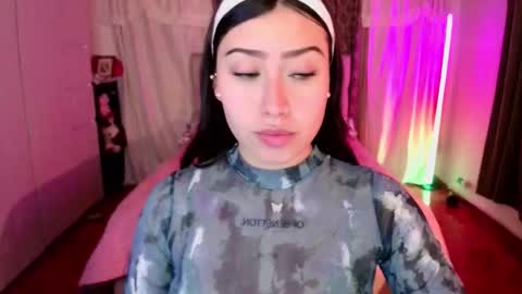 Snapshot of emily_swan_04 chatting on 01.17.26 Emily Swan online show from 01.17.26