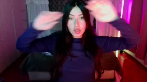 Snapshot of emily_swan_04 chatting on 05.14.26 Emily Swan online show from 05.14.26