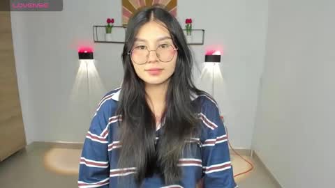Snapshot of emily_villamil_ chatting on 03.19.26 Emi online show from 03.19.26