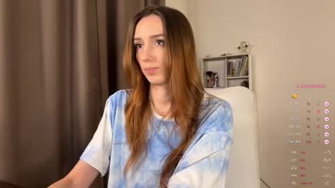 Snapshot of emily_w0w_ chatting on 09.25.25 Lia online show from 09.25.25