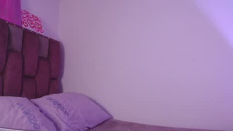 Snapshot of emily_w2 chatting on 02.17.25 emily_w2 online show from 02.17.25