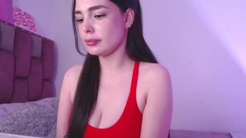 Snapshot of emily_w2 chatting on 02.18.25 emily_w2 online show from 02.18.25