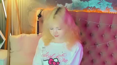 Snapshot of emilyangels chatting on 07.01.26 Baby Emelli online show from 07.01.26