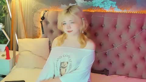 Snapshot of emilyangels chatting on 07.06.26 Baby Emelli online show from 07.06.26