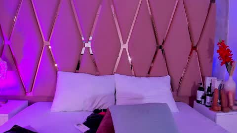 Emily online show from 04.25.26