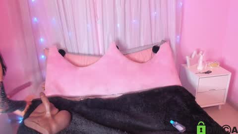 Snapshot of emilybta chatting on 12.22.24 EMILY online show from 12.22.24