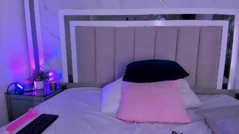 Snapshot of emilycruzz_ chatting on 05.24.26 EMILY online show from 05.24.26
