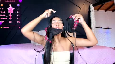 Snapshot of emilyh_ chatting on 01.17.25 Emily online show from 01.17.25