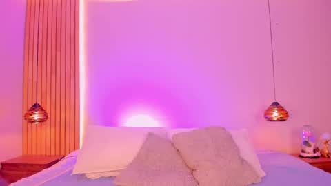 Emily  online show from 11.05.25