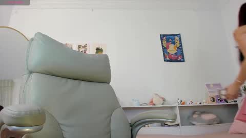 first stream May 5  ig  online show from 11.03.25