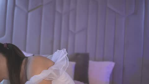 Snapshot of emilyjuarez chatting on 01.06.25 Emily online show from 01.06.25