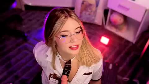 Snapshot of emilykarterr chatting on 07.08.26 VALEEEN online show from 07.08.26