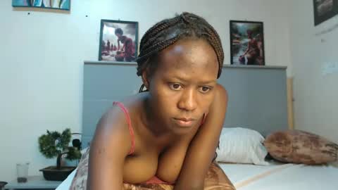 Snapshot of emilyposha chatting on 02.01.25 Emilly online show from 02.01.25